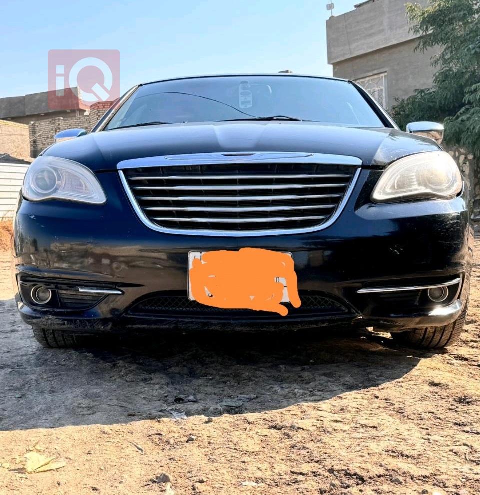 Chrysler 200